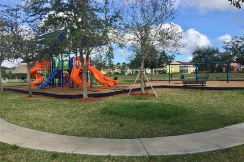 Touwnhouse à louer à Homestead, Floride: 3 chambres, 172.24 m2 № 2023982 - photo 16