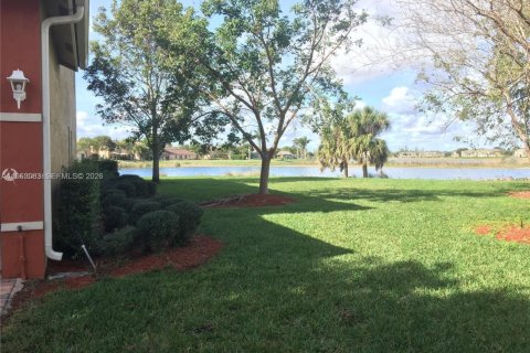 Touwnhouse à louer à Homestead, Floride: 3 chambres, 172.24 m2 № 2023982 - photo 11