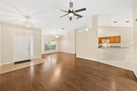 Villa ou maison à vendre à Clermont, Floride: 3 chambres, 157.66 m2 № 1902350 - photo 4