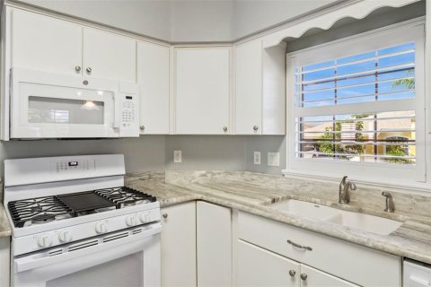 Villa ou maison à vendre à Tavares, Floride: 2 chambres, 137.87 m2 № 2430569 - photo 18