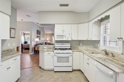 Villa ou maison à vendre à Tavares, Floride: 2 chambres, 137.87 m2 № 2430569 - photo 4