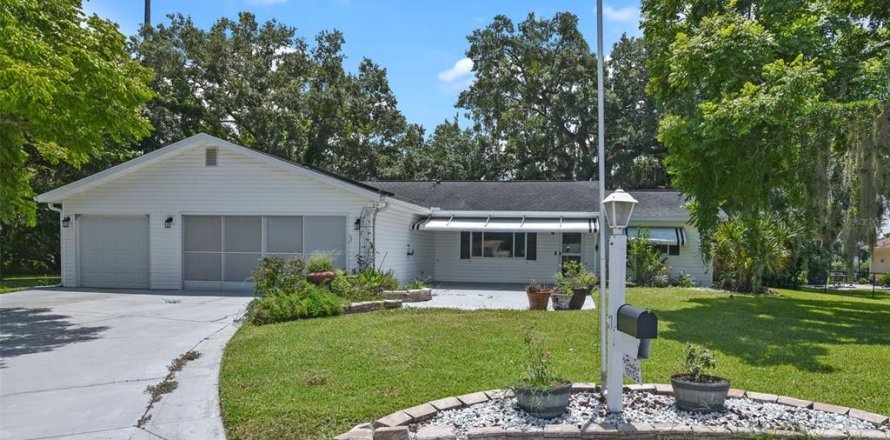 House in Summerfield, Florida 2 bedrooms, 184.13 sq.m. № 1827903