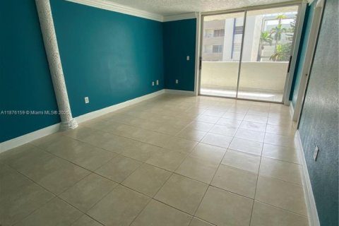 Copropriété à louer à Hialeah Gardens, Floride: 2 chambres, 89.19 m2 № 1923814 - photo 9