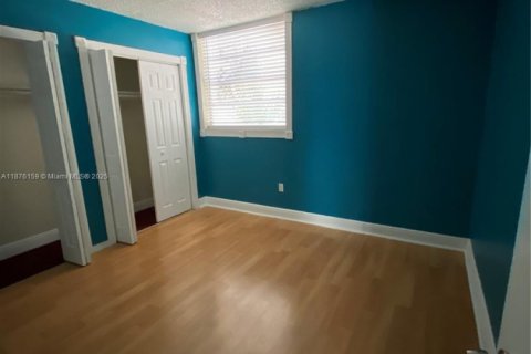 Copropriété à louer à Hialeah Gardens, Floride: 2 chambres, 89.19 m2 № 1923814 - photo 14