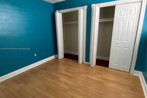 Copropriété à louer à Hialeah Gardens, Floride: 2 chambres, 89.19 m2 № 1923814 - photo 13