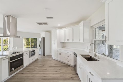 Villa ou maison à vendre à Orlando, Floride: 5 chambres, 407.75 m2 № 2125353 - photo 21