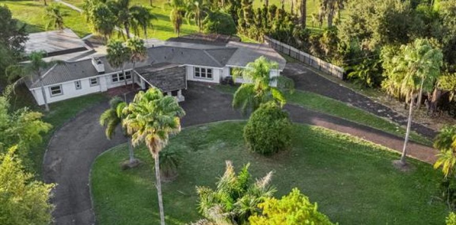 Villa ou maison à Orlando, Floride 5 chambres, 407.75 m2 № 2125353
