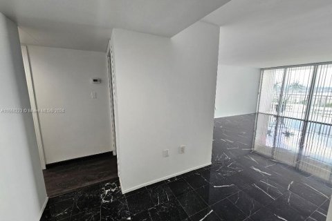 Condo in Aventura, Florida, 3 bedrooms  № 1763592 - photo 11