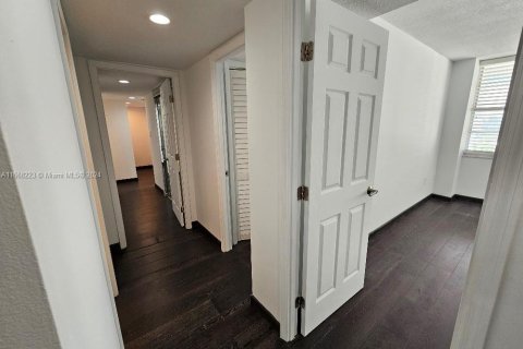 Condo in Aventura, Florida, 3 bedrooms  № 1763592 - photo 13