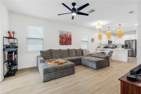 Villa ou maison à vendre à New Smyrna Beach, Floride: 3 chambres, 182.37 m2 № 1615464 - photo 10