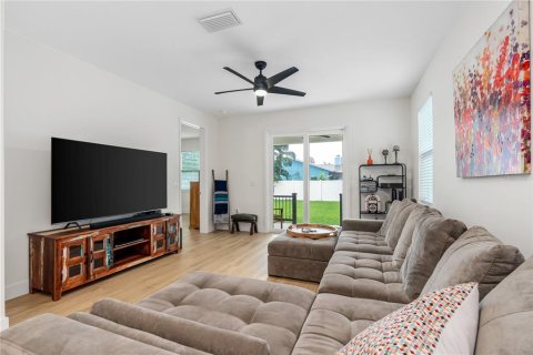 Villa ou maison à vendre à New Smyrna Beach, Floride: 3 chambres, 182.37 m2 № 1615464 - photo 9