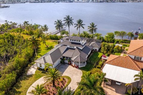 Casa en Matlacha, Florida 4 dormitorios, 373.56 m2 № 2130288