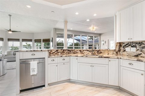 House in Matlacha, Florida 4 bedrooms, 373.56 sq.m. № 2130288 - photo 25
