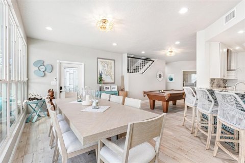 House in Matlacha, Florida 4 bedrooms, 373.56 sq.m. № 2130288 - photo 21