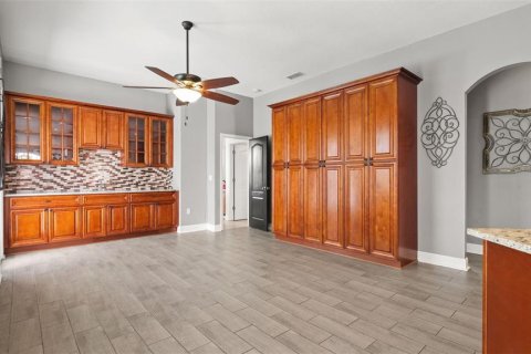 Casa en venta en Spring Hill, Florida, 4 dormitorios, 253.53 m2 № 2384369 - foto 2