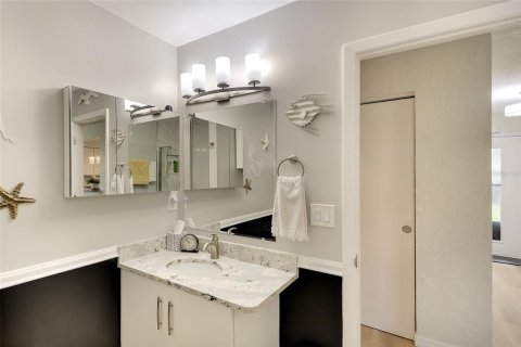 Copropriété à vendre à Bradenton, Floride: 2 chambres, 107.77 m2 № 1781185 - photo 19
