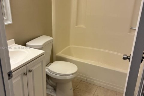 Condo in St. Lucie, Florida, 2 bedrooms  № 2086647 - photo 13