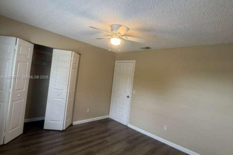 Condo in St. Lucie, Florida, 2 bedrooms  № 2086647 - photo 8