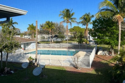 Condo in St. Lucie, Florida, 2 bedrooms  № 2086647 - photo 19