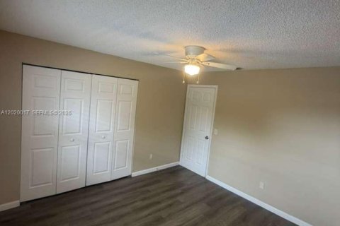 Condo in St. Lucie, Florida, 2 bedrooms  № 2086647 - photo 5