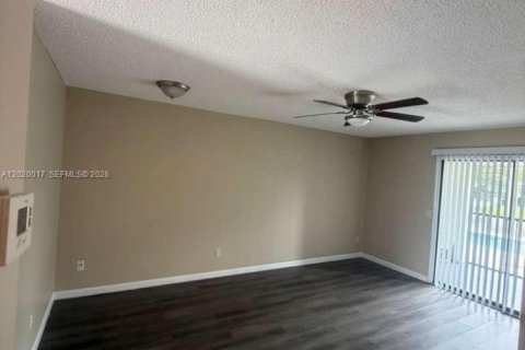 Condo in St. Lucie, Florida, 2 bedrooms  № 2086647 - photo 4