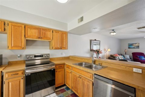 Adosado en venta en Tampa, Florida, 2 dormitorios, 110 m2 № 1523931 - foto 12