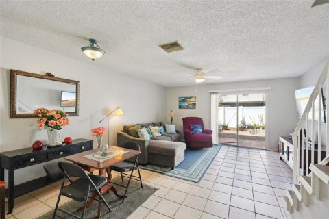 Adosado en venta en Tampa, Florida, 2 dormitorios, 110 m2 № 1523931 - foto 5