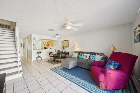 Adosado en venta en Tampa, Florida, 2 dormitorios, 110 m2 № 1523931 - foto 6
