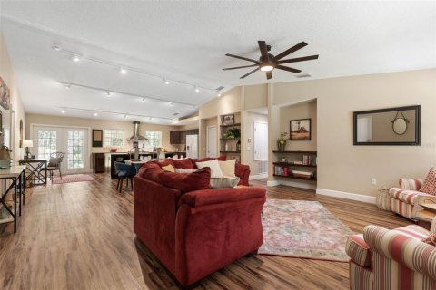 House in Bunnell, Florida 4 bedrooms, 212.1 sq.m. № 2237240 - photo 7