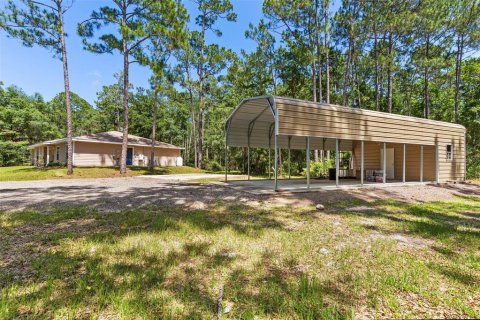 House in Bunnell, Florida 4 bedrooms, 212.1 sq.m. № 2237240 - photo 6