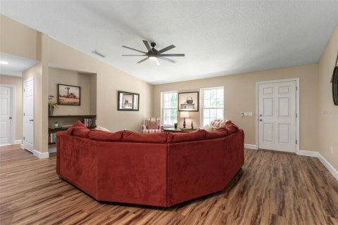 House in Bunnell, Florida 4 bedrooms, 212.1 sq.m. № 2237240 - photo 9