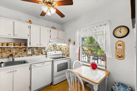 Купить кондоминиум в Маргит, Флорида 2 спальни, 91.97м2, № 2083048 - фото 5