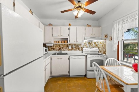 Купить кондоминиум в Маргит, Флорида 2 спальни, 91.97м2, № 2083048 - фото 4