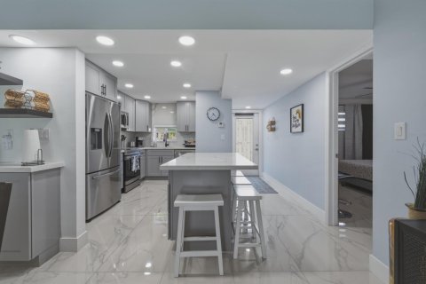 Copropriété à vendre à Pembroke Pines, Floride: 2 chambres, 108.7 m2 № 2249500 - photo 7