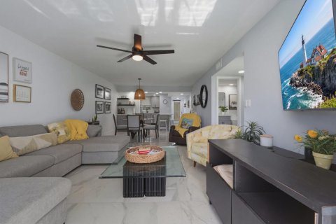 Condo à Pembroke Pines, Floride, 2 chambres № 2249500