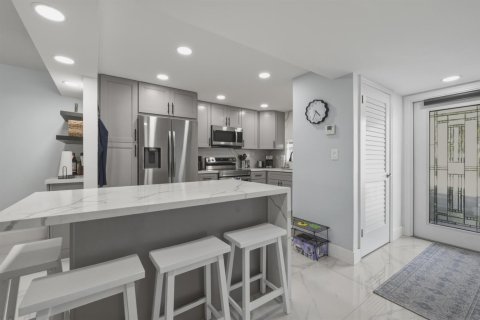 Copropriété à vendre à Pembroke Pines, Floride: 2 chambres, 108.7 m2 № 2249500 - photo 8