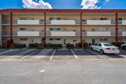 Copropriété à vendre à Pembroke Pines, Floride: 2 chambres, 108.7 m2 № 2249500 - photo 21