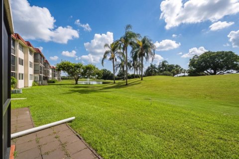 Copropriété à vendre à Pembroke Pines, Floride: 2 chambres, 108.7 m2 № 2249500 - photo 17