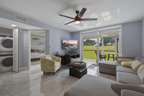 Copropriété à vendre à Pembroke Pines, Floride: 2 chambres, 108.7 m2 № 2249500 - photo 11