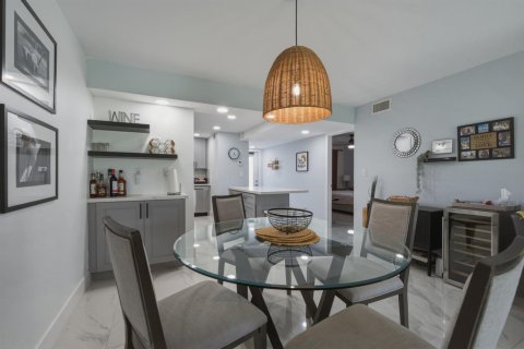 Copropriété à vendre à Pembroke Pines, Floride: 2 chambres, 108.7 m2 № 2249500 - photo 15