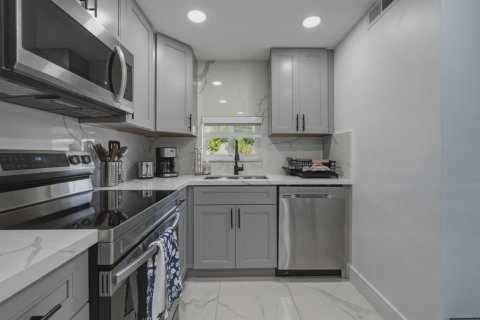 Copropriété à vendre à Pembroke Pines, Floride: 2 chambres, 108.7 m2 № 2249500 - photo 10