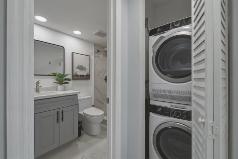 Copropriété à vendre à Pembroke Pines, Floride: 2 chambres, 108.7 m2 № 2249500 - photo 6