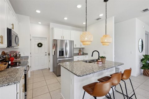 House in Tavares, Florida 4 bedrooms, 201.69 sq.m. № 1602967 - photo 14