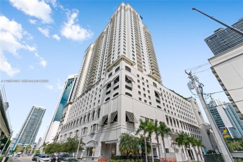 Condominio en Miami, Florida, 1 dormitorio  № 2031766