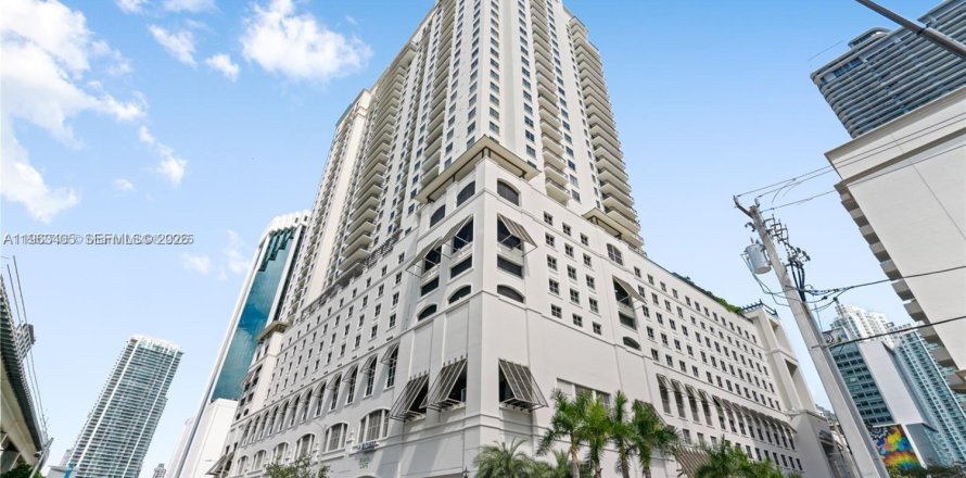 Condominio en Miami, Florida, 1 dormitorio  № 2031766