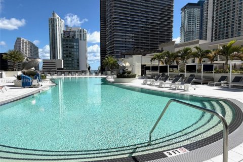 Condominio en venta en Miami, Florida, 1 dormitorio, 70.79 m2 № 2031766 - foto 18