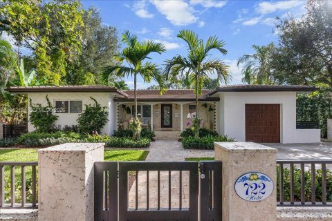 House in Coral Gables, Florida 3 bedrooms, 235.69 sq.m. № 2008558