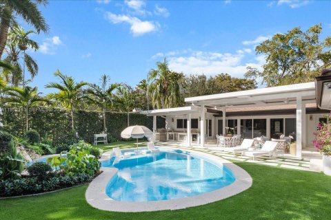 House in Coral Gables, Florida 3 bedrooms, 235.69 sq.m. № 2008558 - photo 19