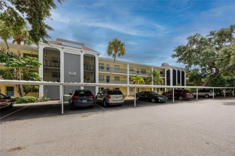 Condo à Dunedin, Floride, 2 chambres  № 2368912