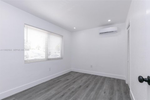 Immobilier commercial à vendre à Miramar, Floride: 176.33 m2 № 2255689 - photo 10